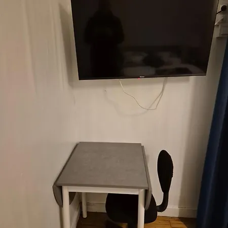 Maison Avec 4 Et Tv Dans Chaque *
