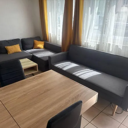 Maison Avec 4 Et Tv Dans Chaque *